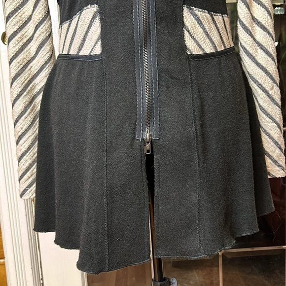 MinKas top - Picture 3 of 12